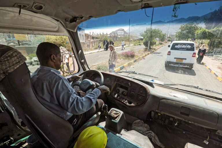 Йеменский ученый вынужден работать водителем автобуса
