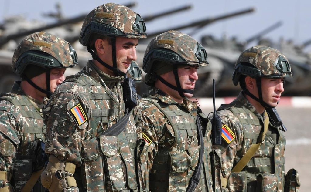 Все о службе по контракту в Армении: зарплата и льготы