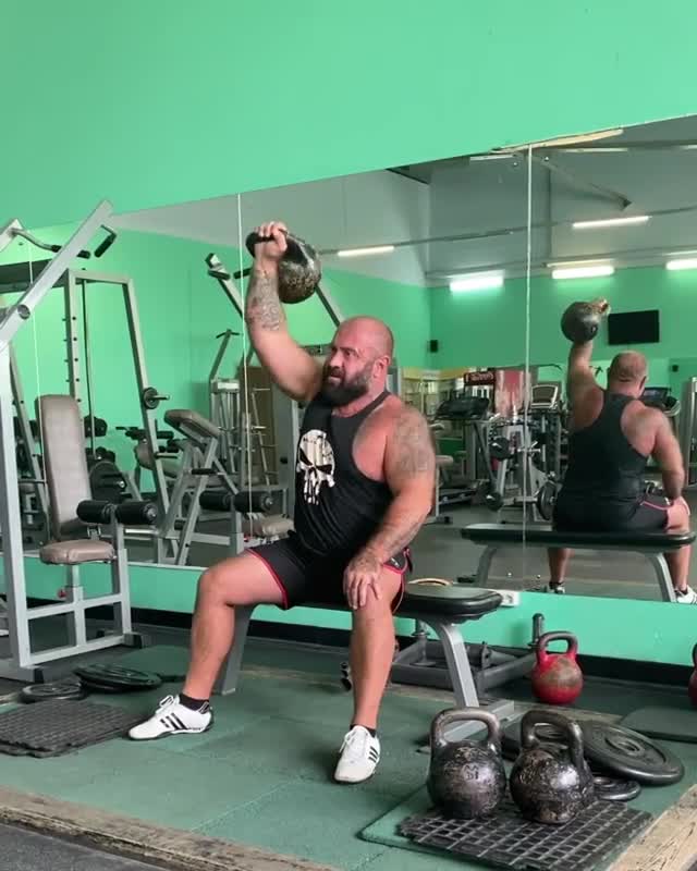 15 лучших фитнес-тренеров России в 2024 году