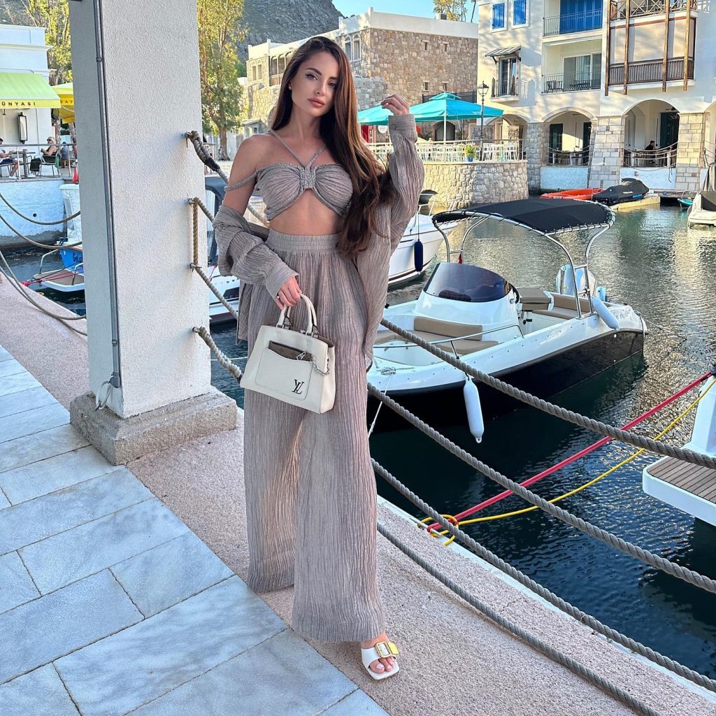 16 самых красивых девушек Краснодара в 2025 году