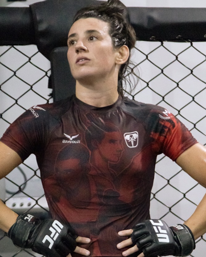 20 красивых девушек-бойцов UFC
