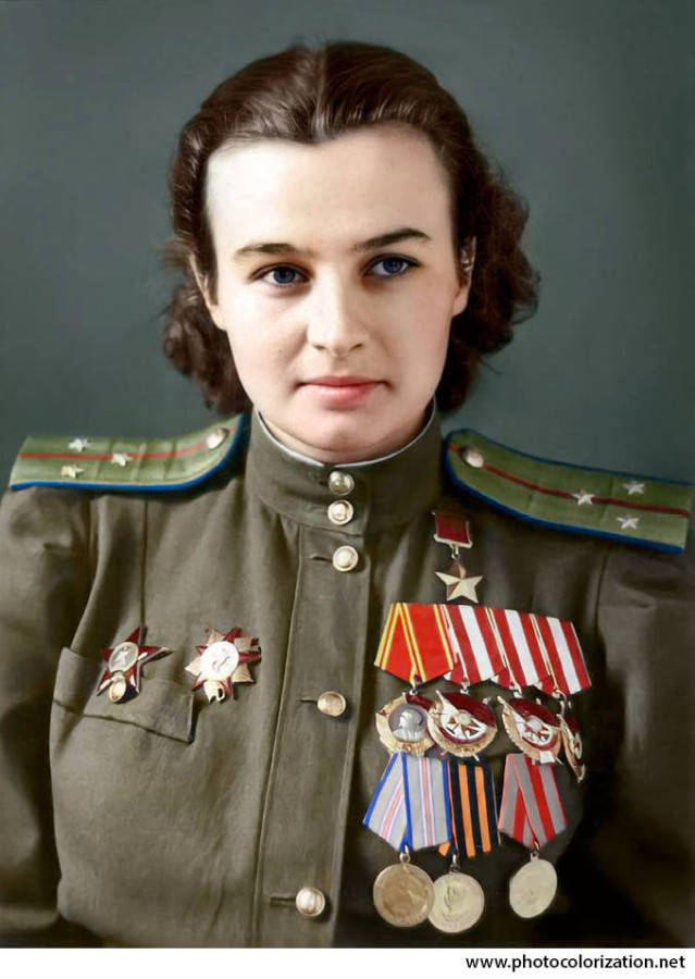 20 красивых русских женщин-летчиц (ФОТО)