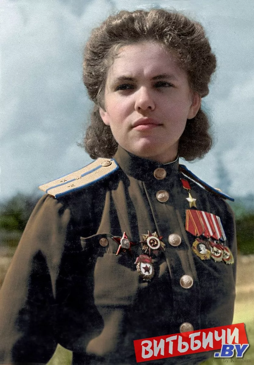 20 красивых русских женщин-летчиц (ФОТО)