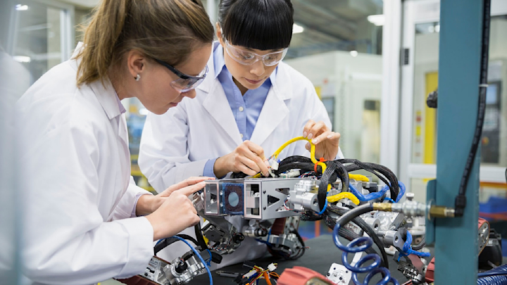 ТОП-10 профессий для айтишников в 2025 году