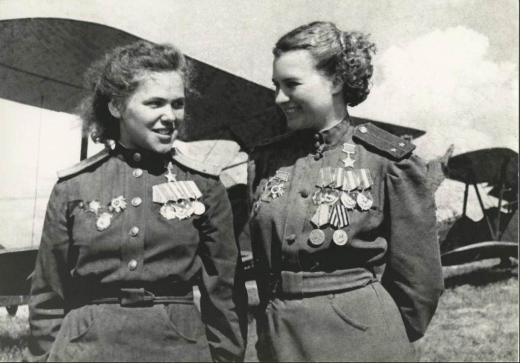 20 красивых русских женщин-летчиц (ФОТО)