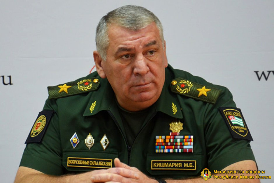 Какая зарплата у военных в Абхазии?