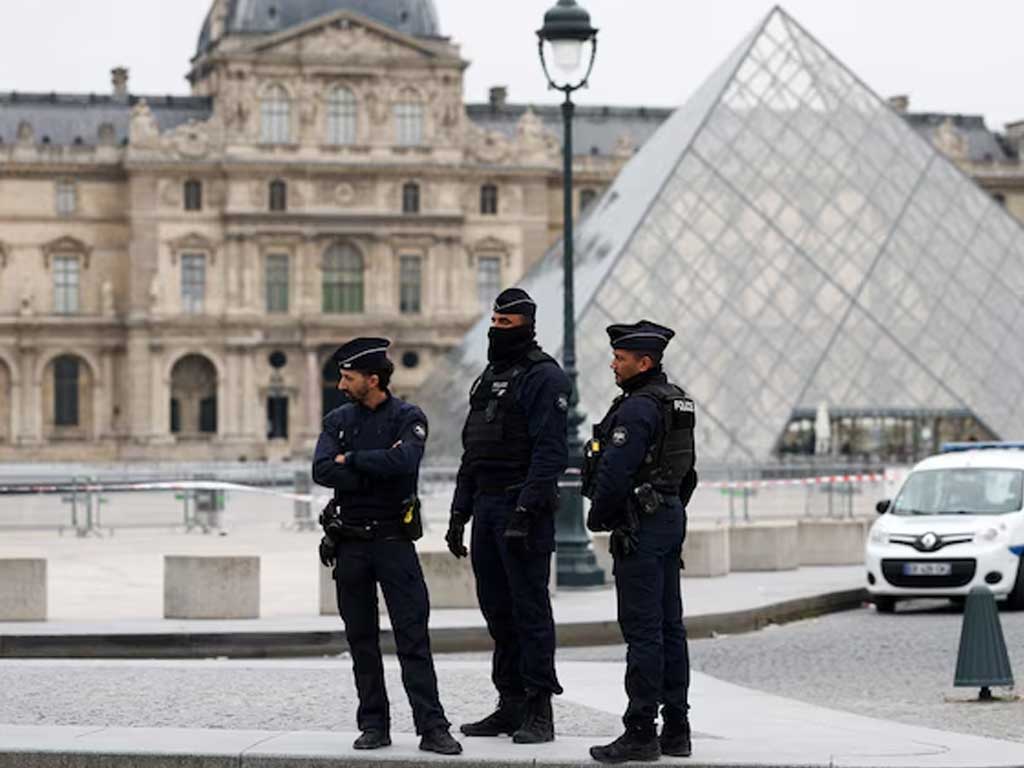 «Ограбление с IQ 160»: Майлз Коннор восхищён дерзостью кражи в Лувре «Ограбление с IQ 160»: Майлз Коннор восхищён дерзостью кражи в Лувре