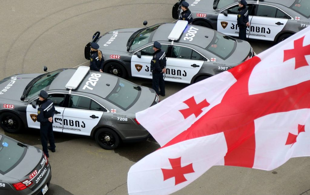 Какую зарплату получают полицейские в Грузии?