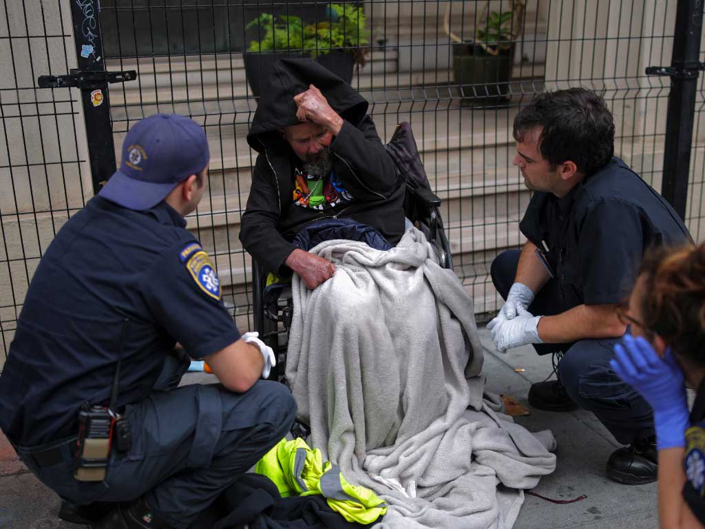 Как американские полицейские вытаскивают фентаниловых наркоманов из ада Как американские полицейские вытаскивают фентаниловых наркоманов из ада