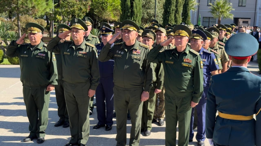 Какая зарплата у военных в Абхазии?