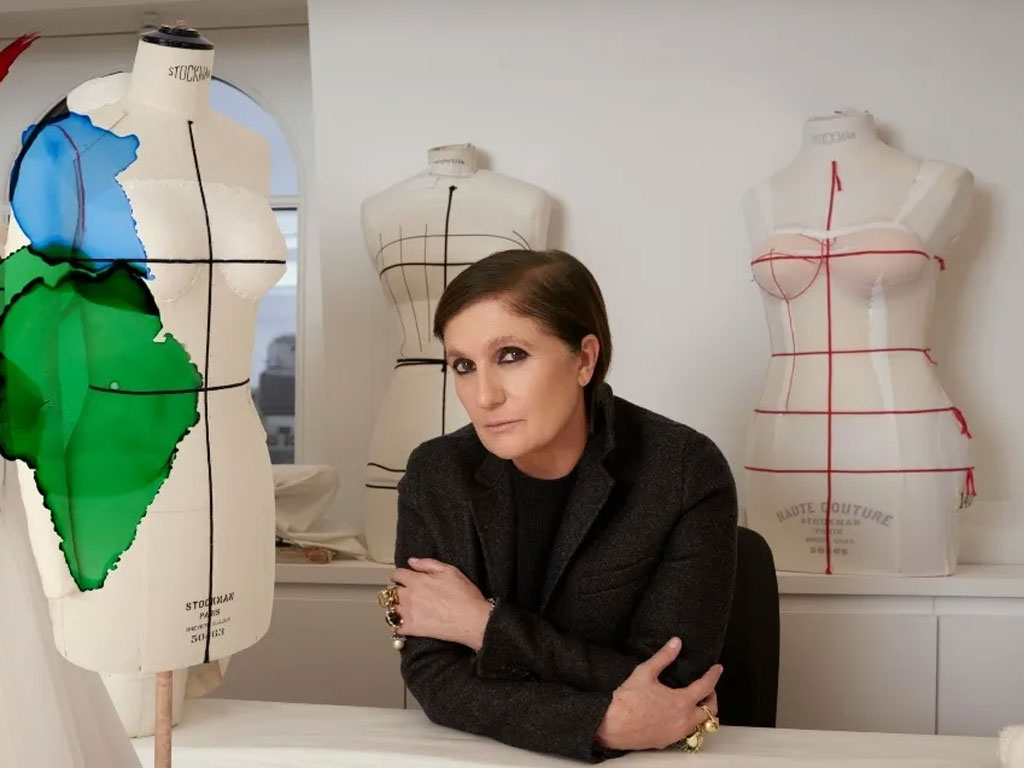 Как модельер Мария Грация Кьюри возвращает Fendi его утраченный блеск Как модельер Мария Грация Кьюри возвращает Fendi его утраченный блеск