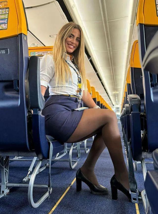 30 самых сексуальных стюардесс (ФОТО)