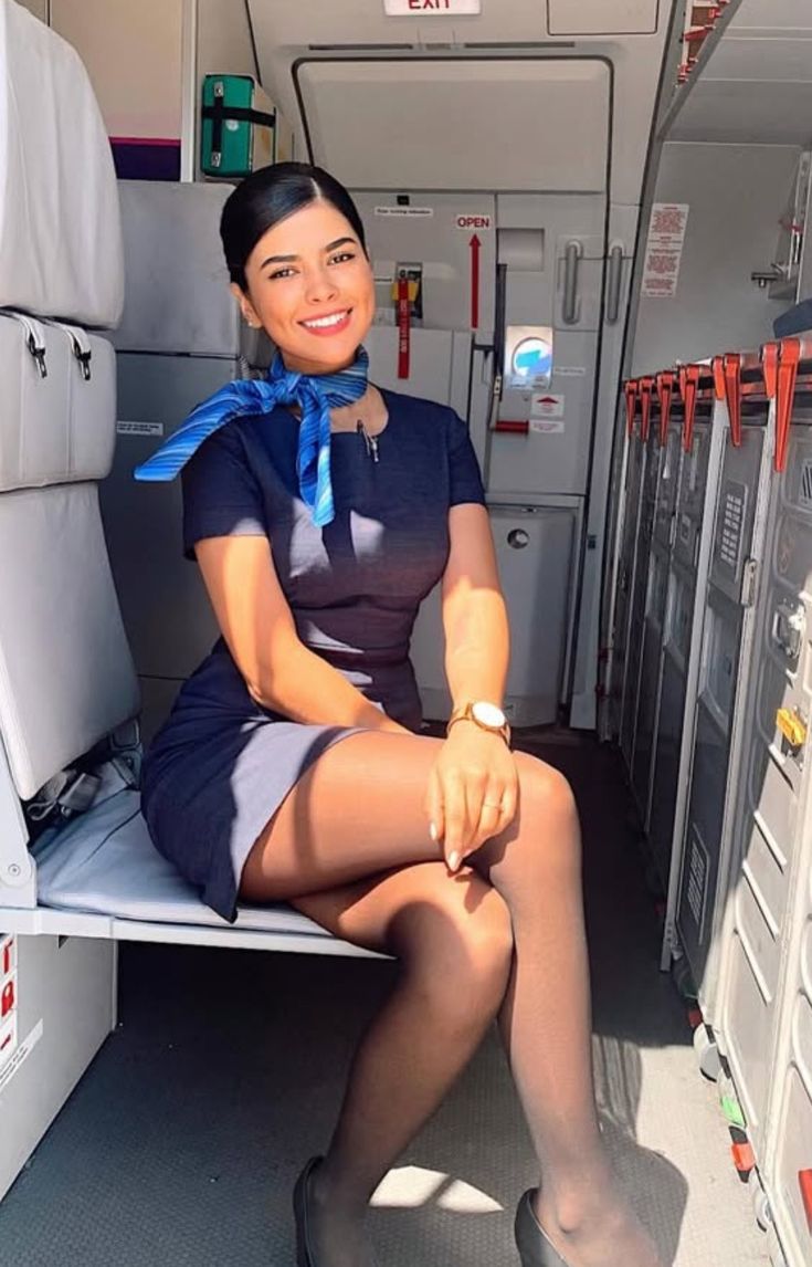 30 самых сексуальных стюардесс (ФОТО)