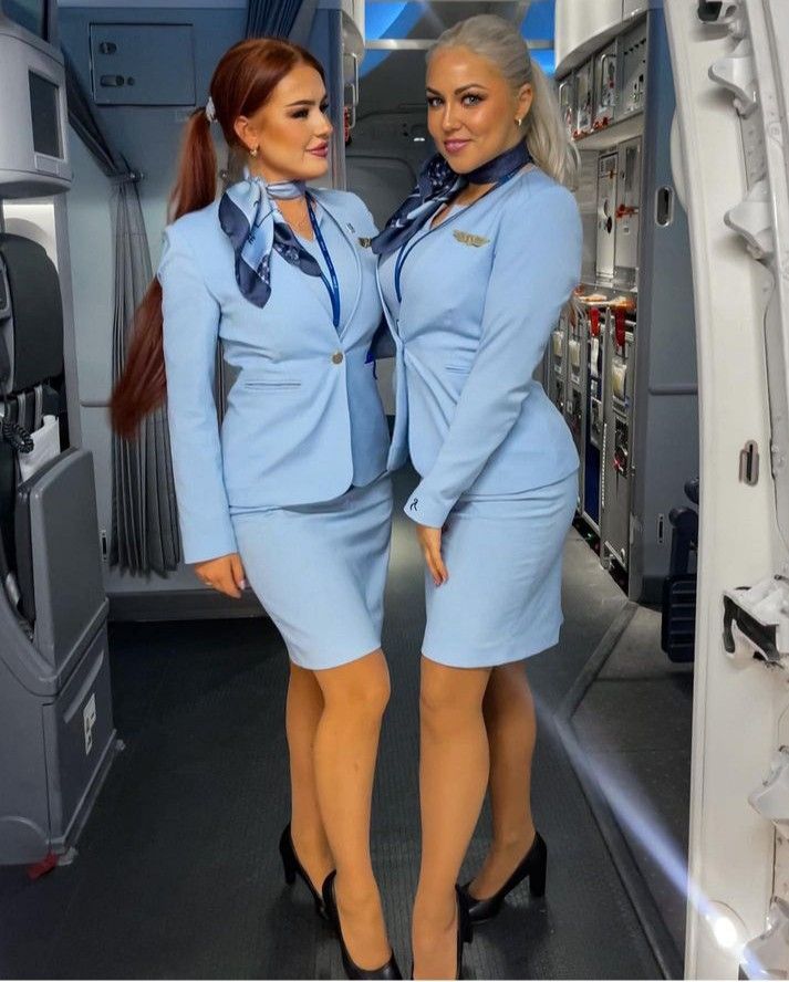 30 самых сексуальных стюардесс (ФОТО)