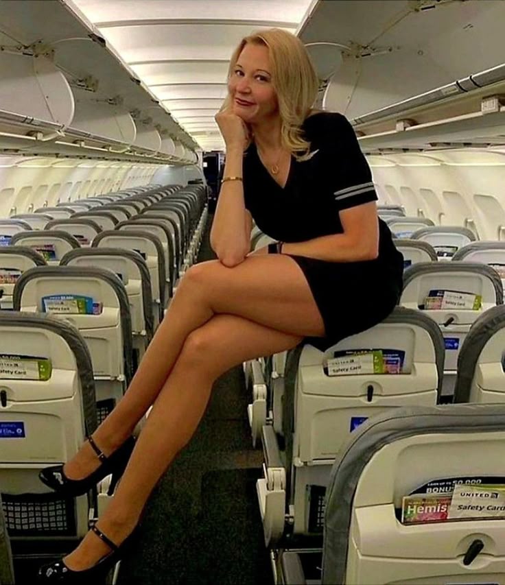 30 самых сексуальных стюардесс (ФОТО)