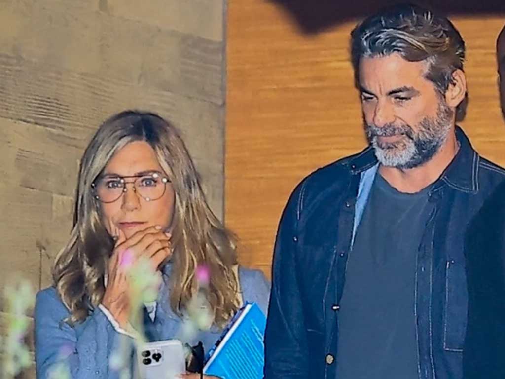 Сексуальная эволюция Дженнифер Энистон: от Брэда Питта до Джима Кертиса Сексуальная эволюция Дженнифер Энистон: от Брэда Питта до Джима Кертиса