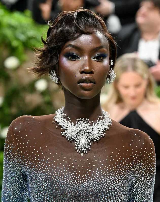 От уборщицы до супермодели: как Анок Яй завоевала титул "Модель года — 2025"