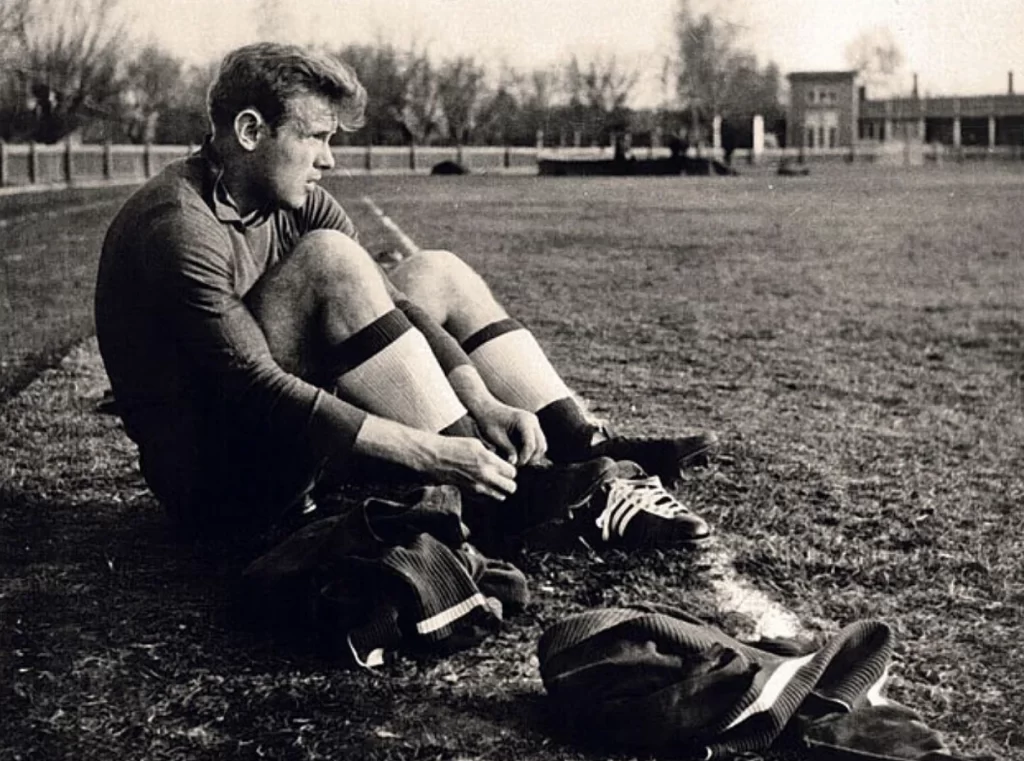 Что нужно было сделать, чтобы играть в сильнейших футбольных клубах СССР?