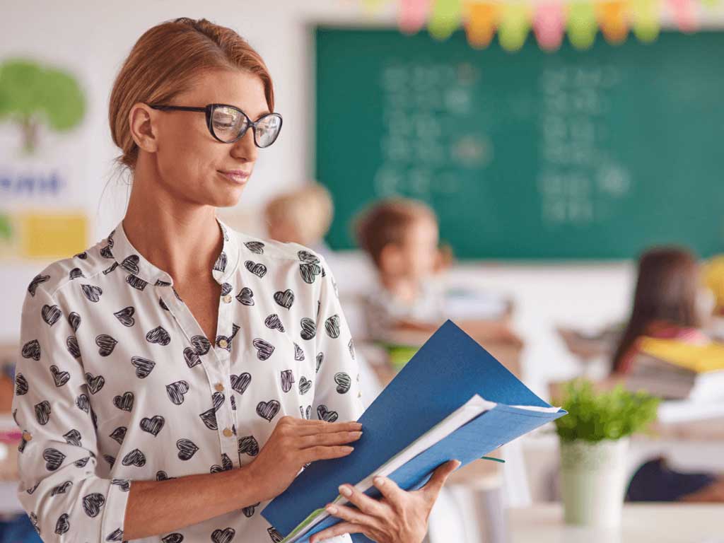 Почему зарплаты учителей так сильно различаются в разных регионах России? Почему зарплаты учителей так сильно различаются в разных регионах России?