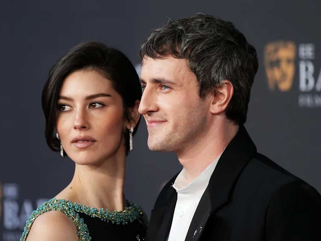 Грейси Абрамс: что происходит в ее отношениях с Полом Мескалом и карьерой?