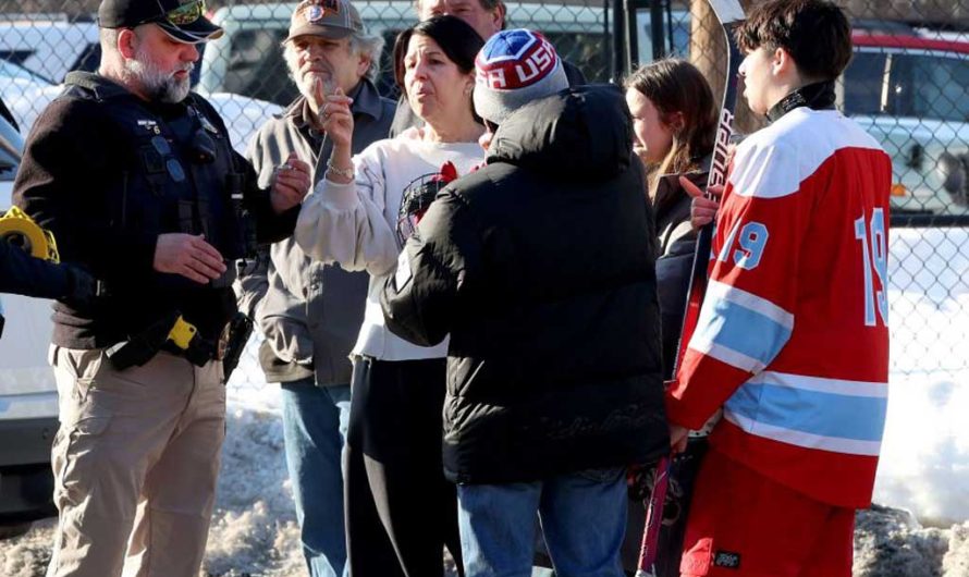 5 шокирующих фактов о стрельбе на хоккейном матче в Род-Айленде