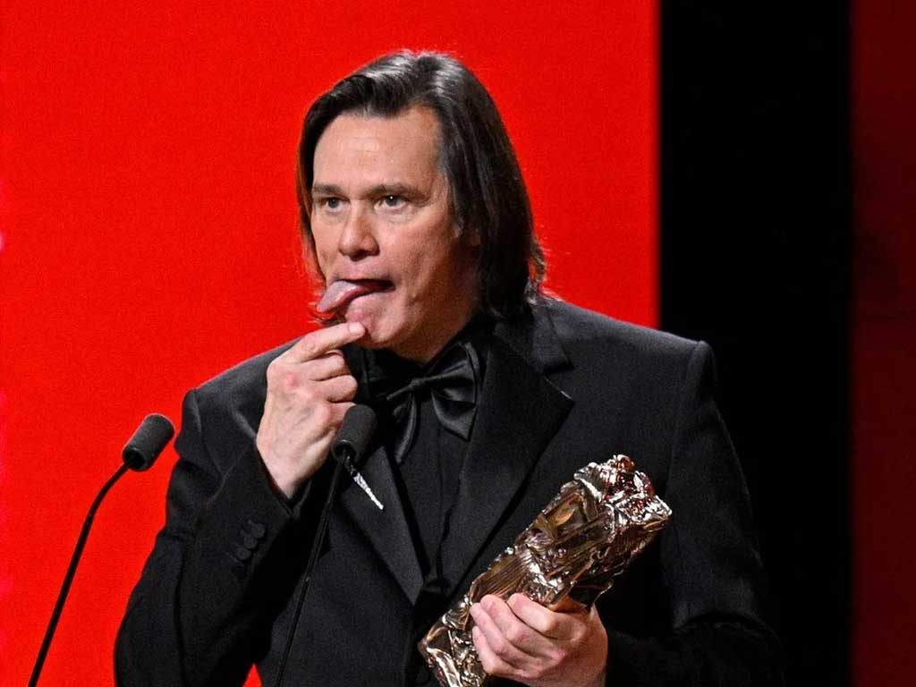 Что подтолкнуло Джима Керри раскрыть роман с художницей Минзи? Джим Керри впервые подтвердил роман с Минзи — трогательное признание