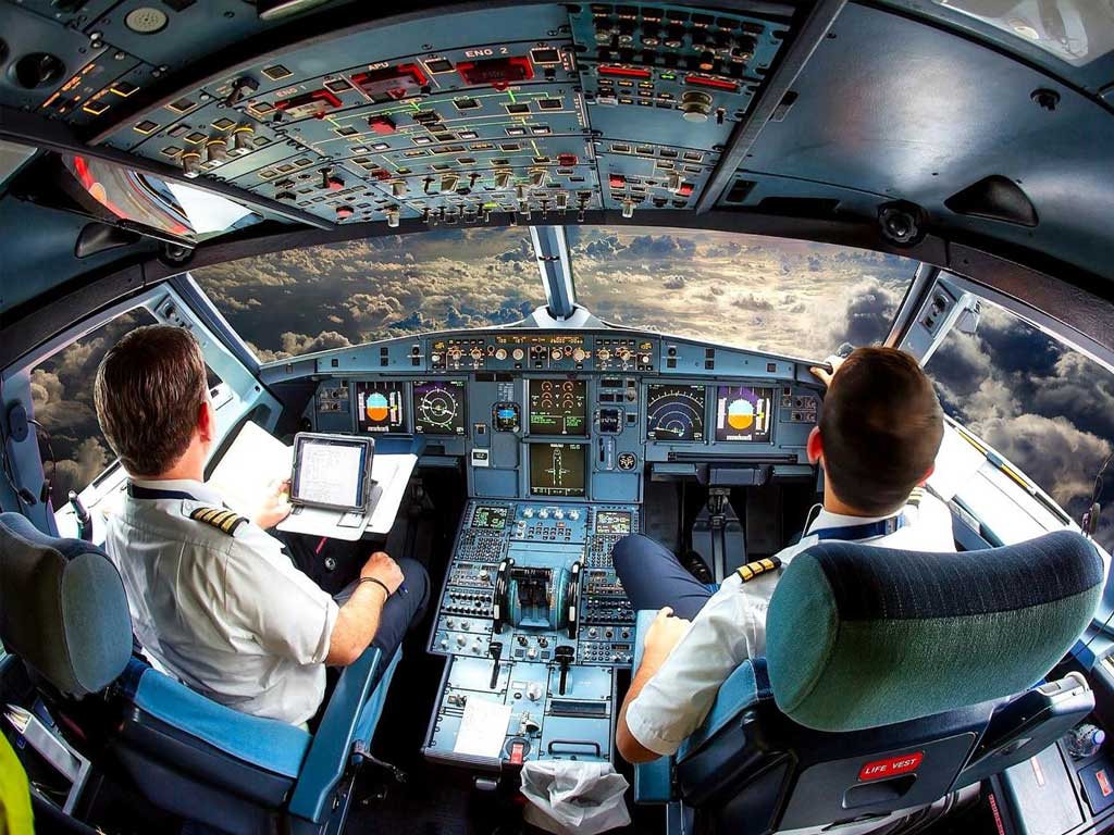 10 фактов о работе в гражданской авиации в России: график пилотов и вакансии