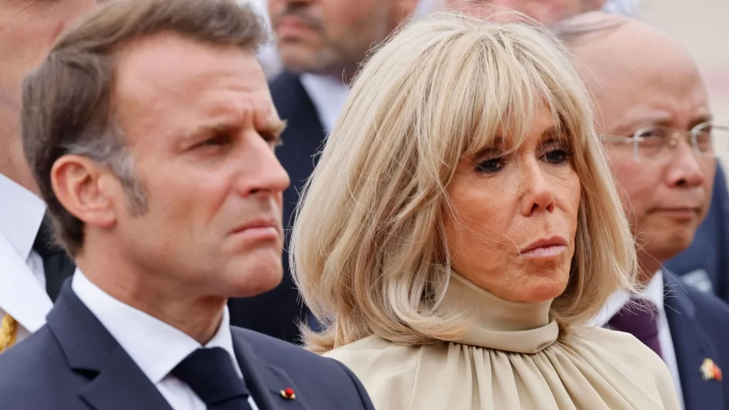 ТОП-25 ФОТО жены президента Франции, которые нельзя пропустить