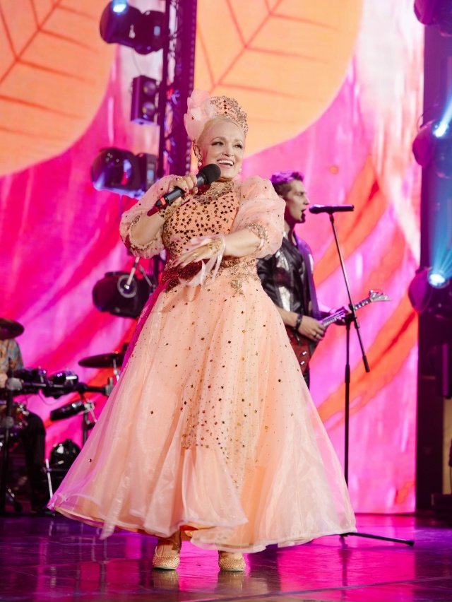 Сколько зарабатывает Надежда Кадышева после снижения гонораров?