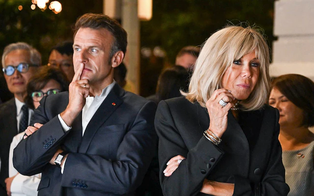 ТОП-25 ФОТО жены президента Франции, которые нельзя пропустить