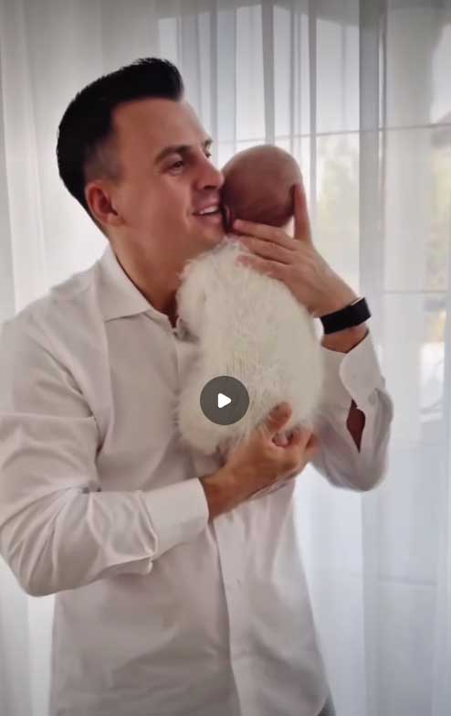 Кирилл Туриченко и его жена Дарья Тарасова показали фото с новорождённым