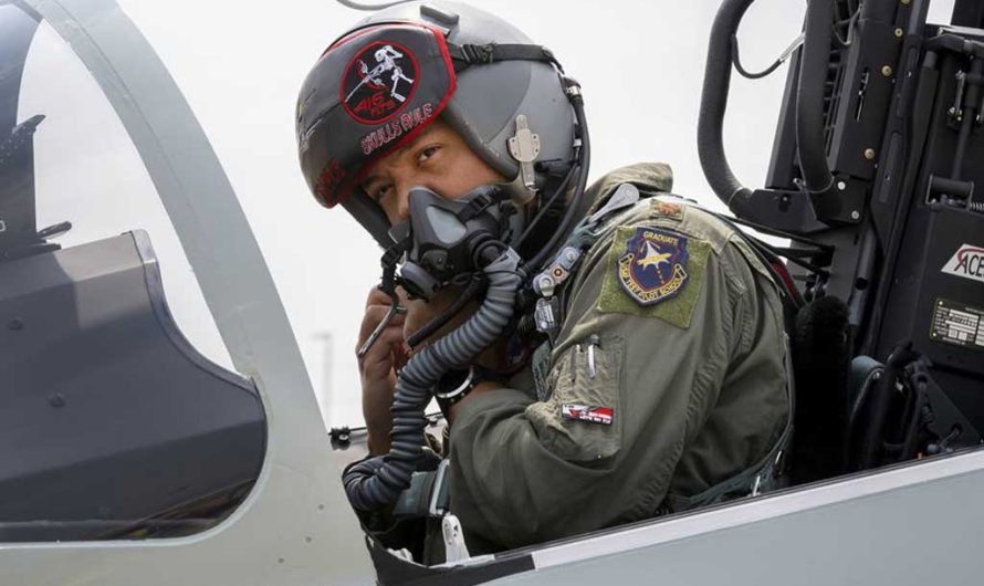 Капитан, майор, подполковник: кто летает больше и кто получает больше в ВВС США?