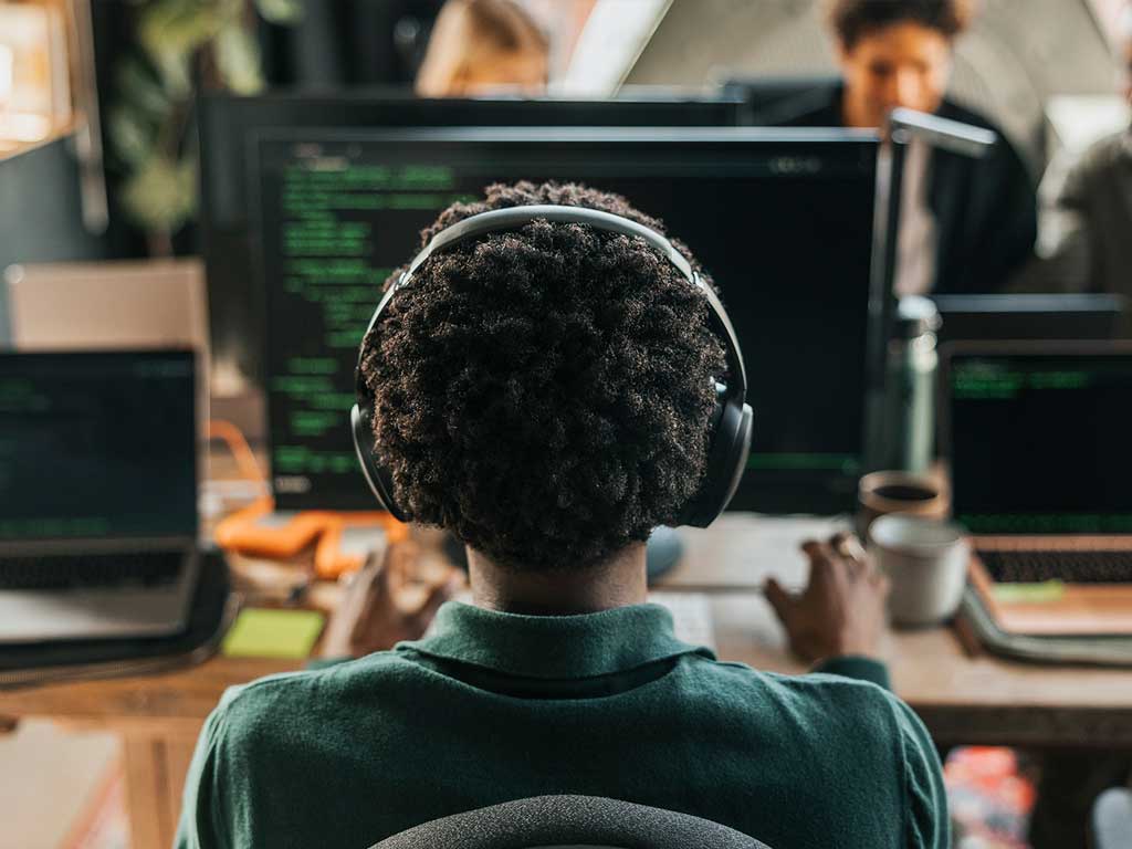 Разработка в 2026 году: какие IT-профессии реально востребованы и за что работодатели готовы платить больше