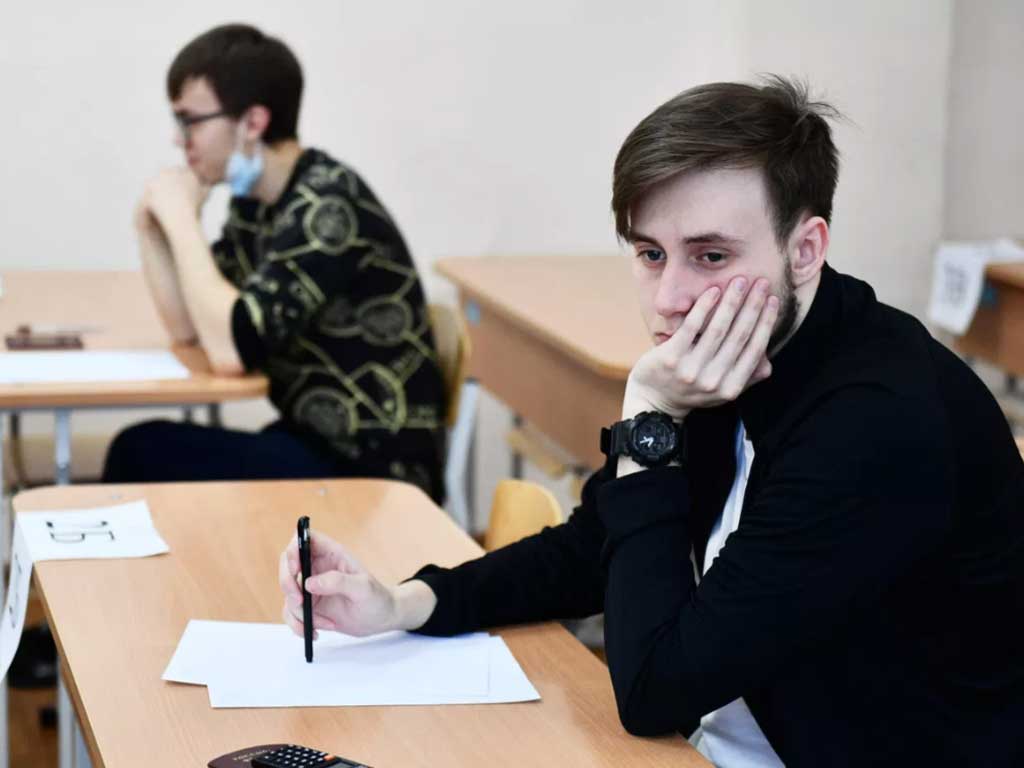 Какие предметы нужны чтобы стать менеджером: полный гид для школьников и абитуриентов